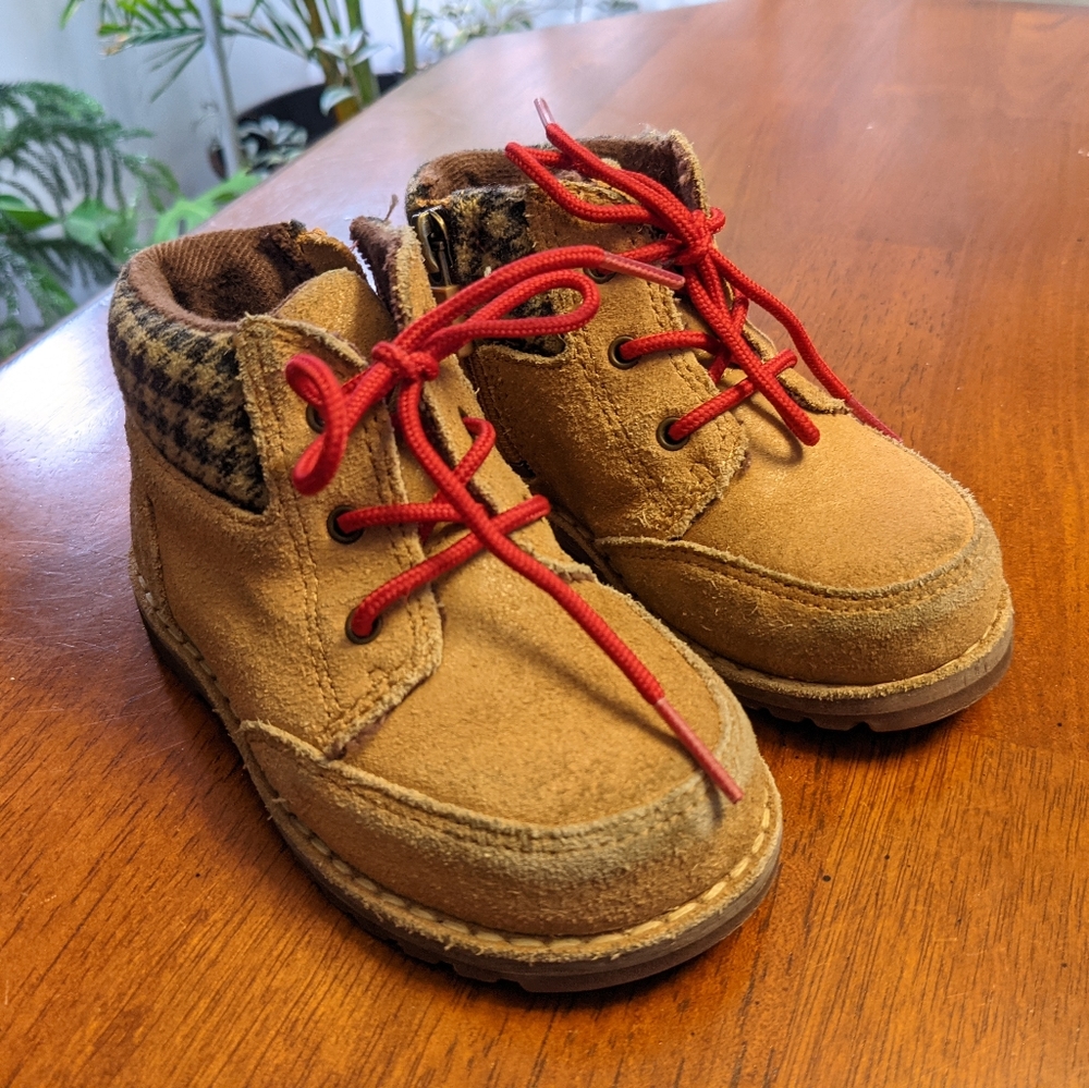 Ugg toddler boots
